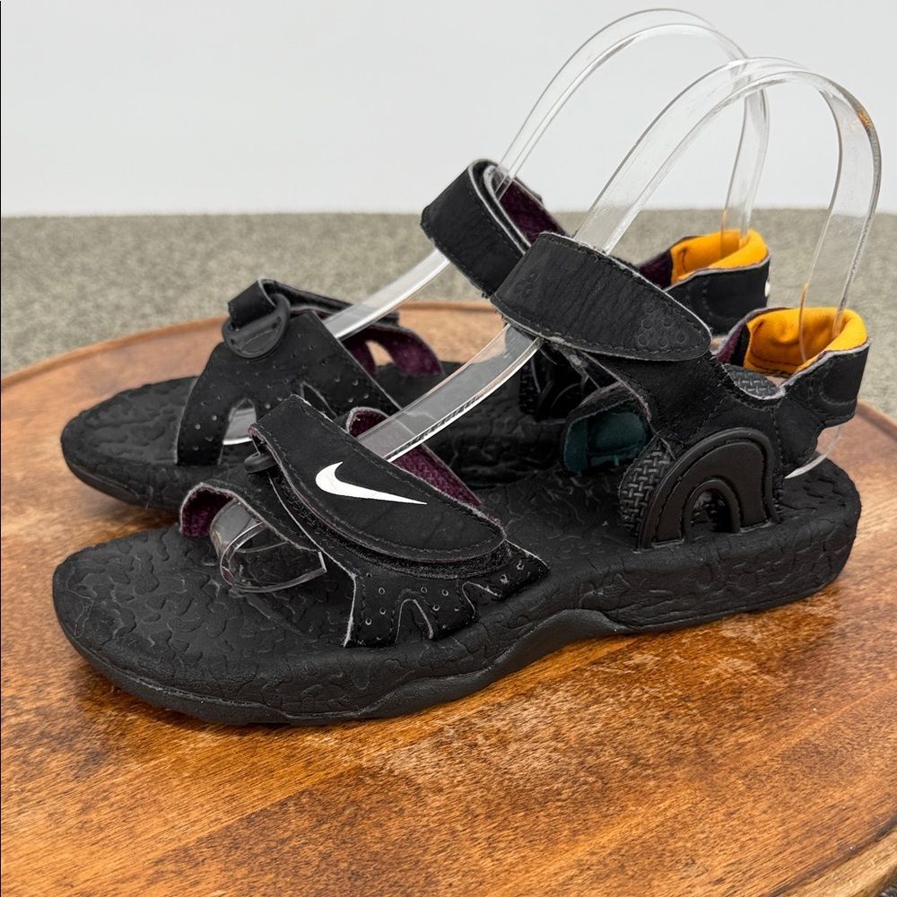 Nike Air Deschutz Sandals Wm 6 Black and Yellow Hiking Camping Outdoor Water